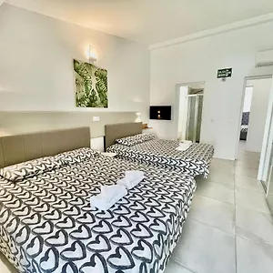 https://villa-12.tenerifehoteles.net